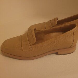 VIONIC SELLAH SQUARE TOE LOAFER (WOMEN)  7.5M